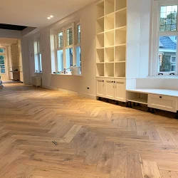 Visgraat-parket-vloer-verouderd-Vintage